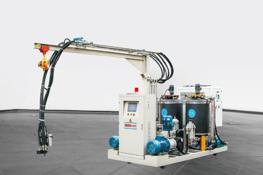 Máquina de injeção de alta pressão de poliuretano móvel de dois componentes com pista